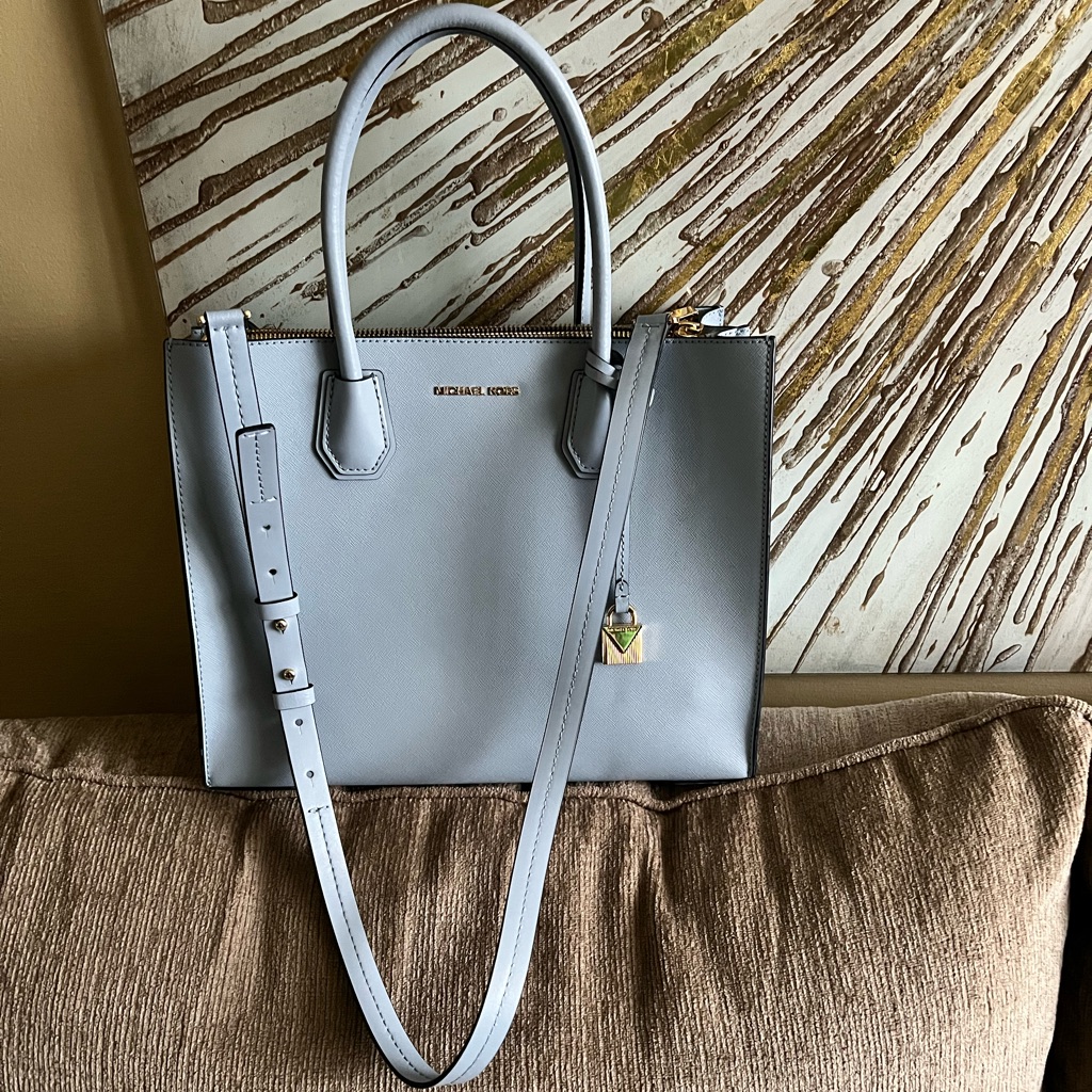 Michael Kors Mercer Pebble Leather Medium Crossbody Bag In Sky Blue